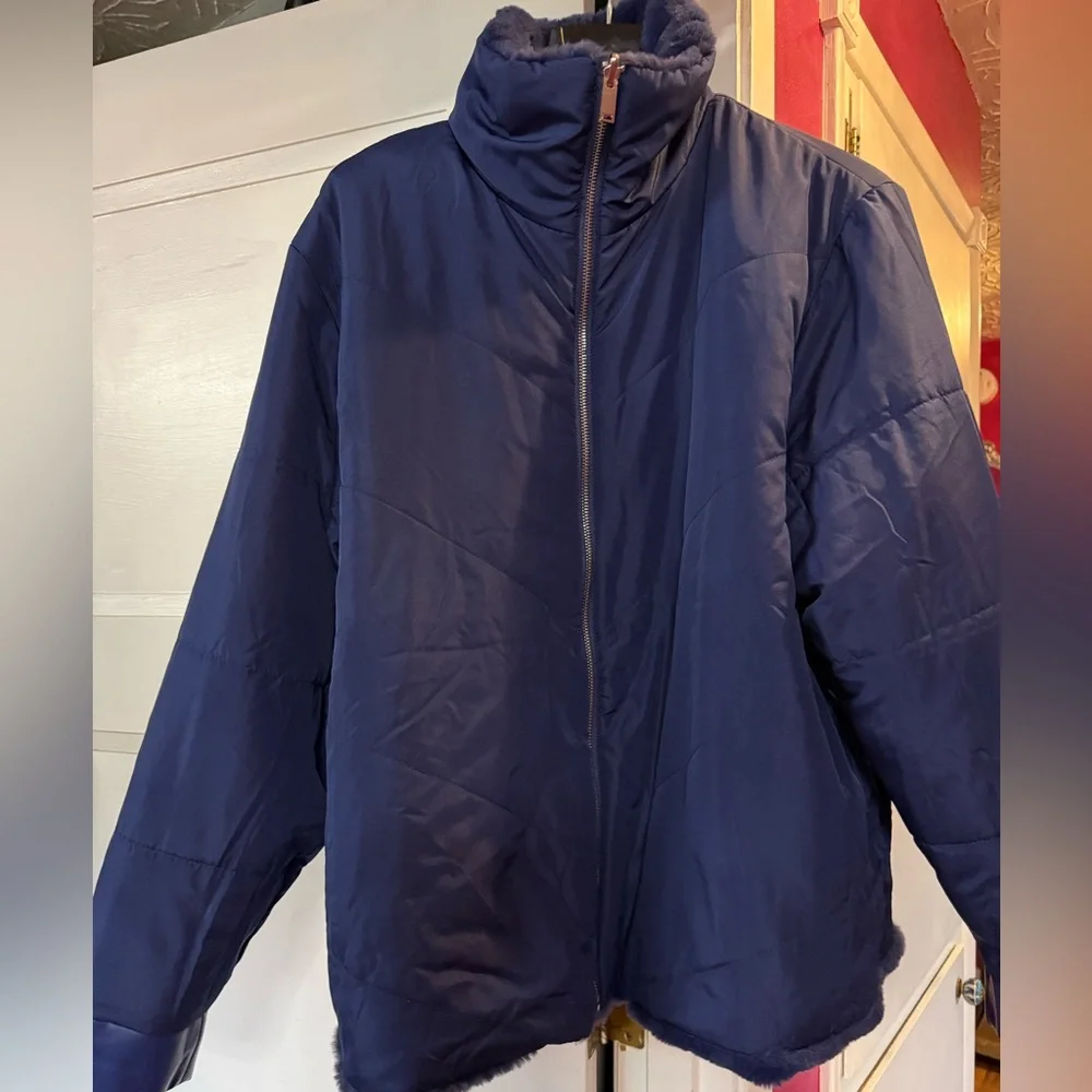 Women's Blue Faux Fur Reversible Jacket - NEW! - Picture 13 of 14